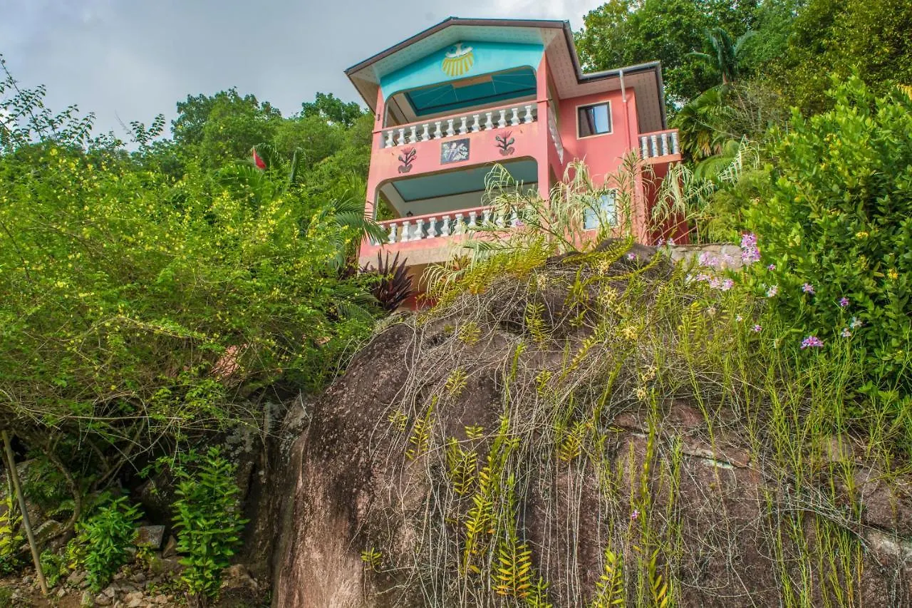 Guest house Les Elles Guesthouse Self Catering Baie Lazare