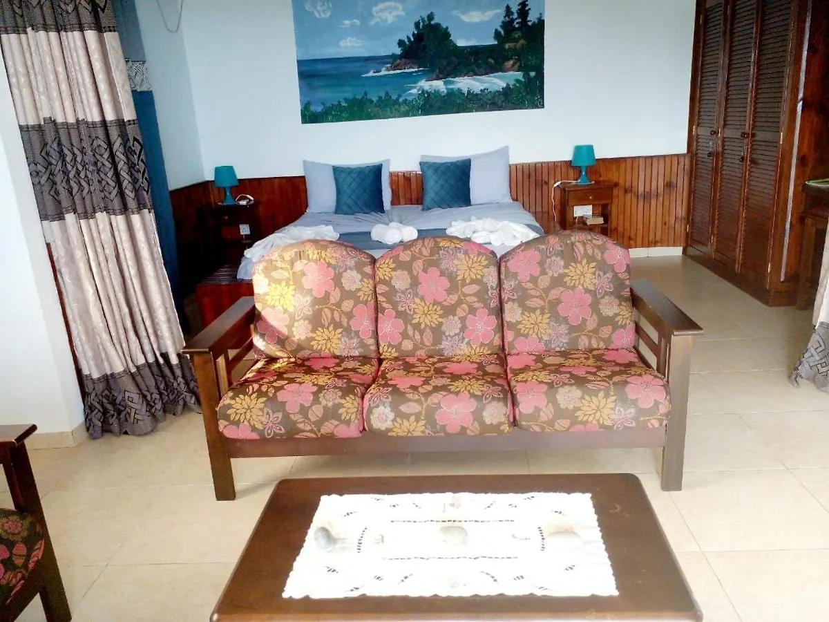 Les Elles Guesthouse Self Catering Baie Lazare  Maison d'hôtes