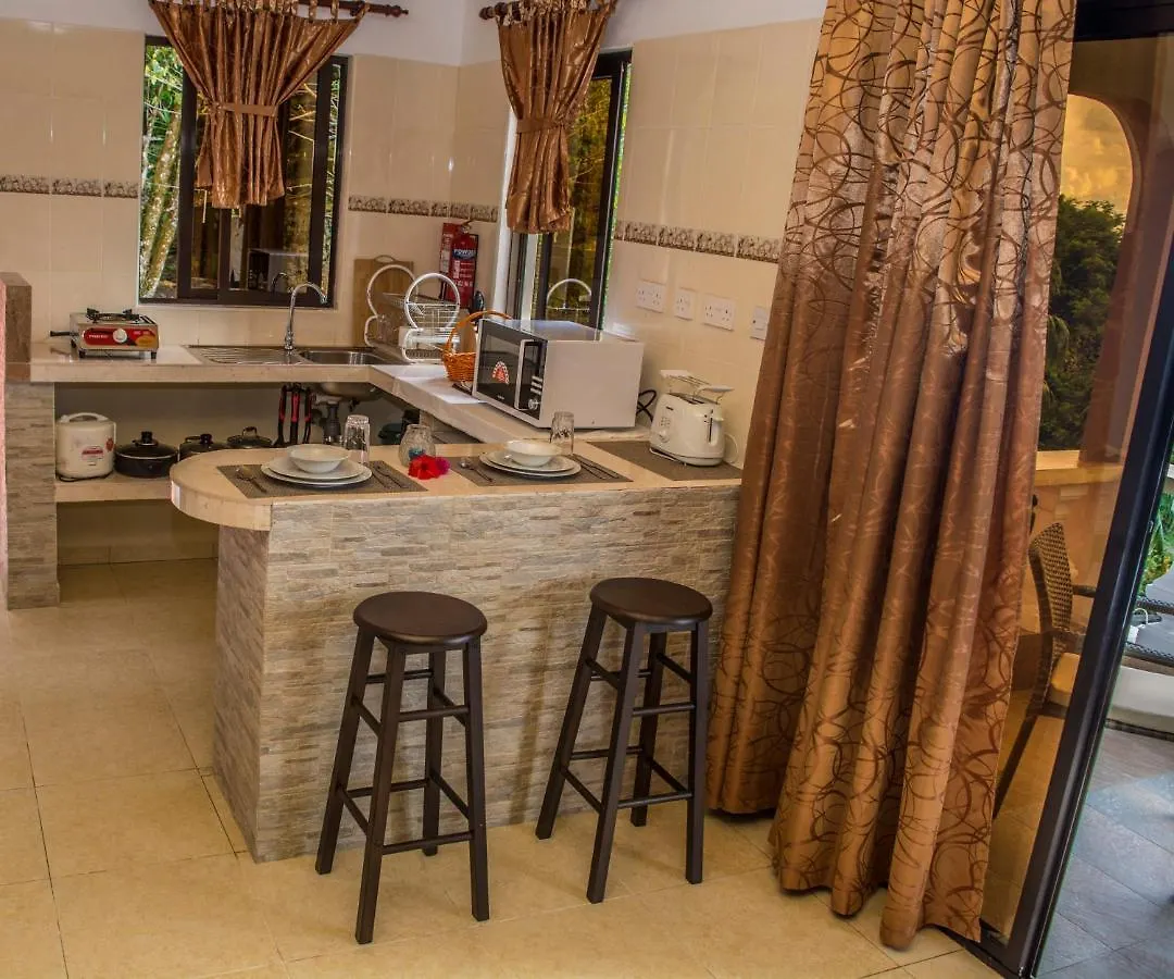Les Elles Guesthouse Self Catering Baie Lazare