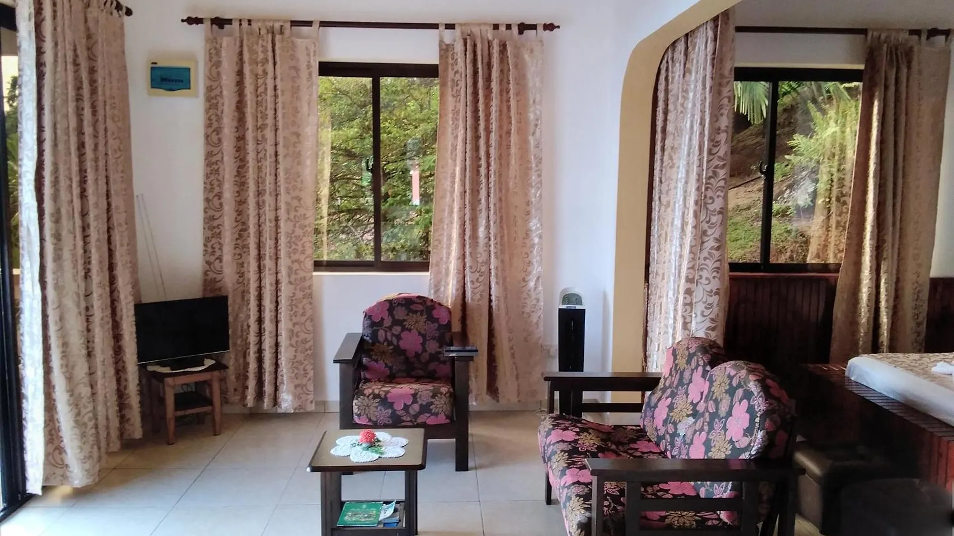 Les Elles Guesthouse Self Catering Baie Lazare  Maison d'hôtes Baie Lazare (Mahe)